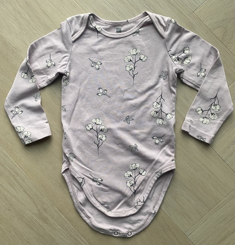 HEMA romper lange mouw lila maat 74/80 | babykleding meisje, Kinderen en Baby's, Babykleding | Maat 74, Nacht- of Onderkleding