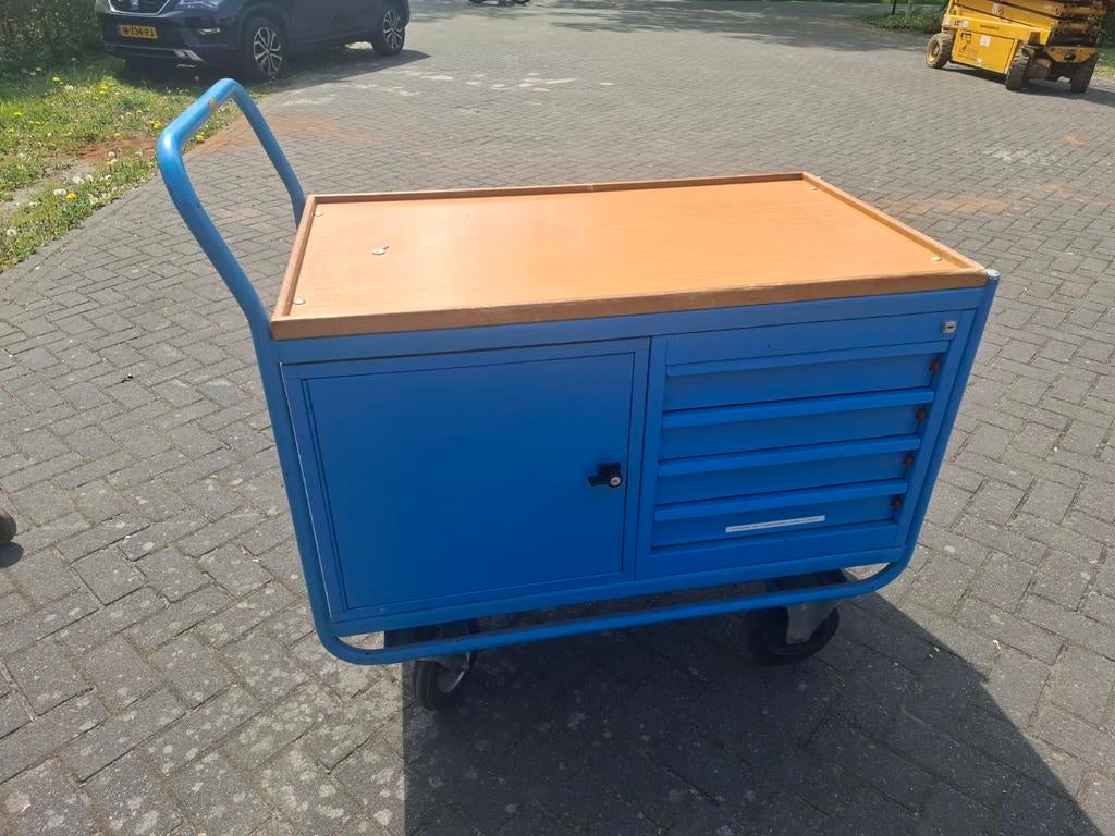Verrijdbare werkbank | Gereedschap kar, 100 liter of meer, Ophalen, Zo goed als nieuw, Transportkar