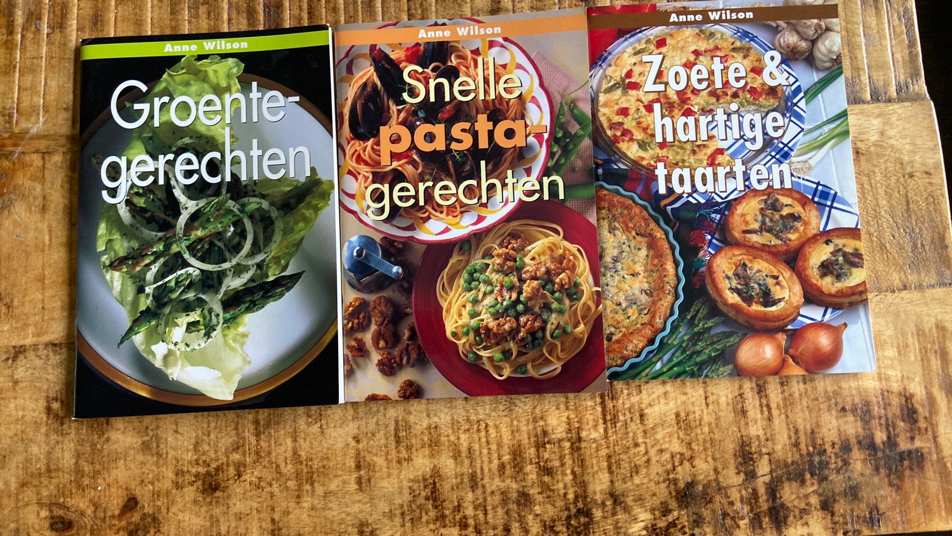 Drie kookboekjes van Anne Wilson, Boeken, Ophalen of Verzenden, Gelezen