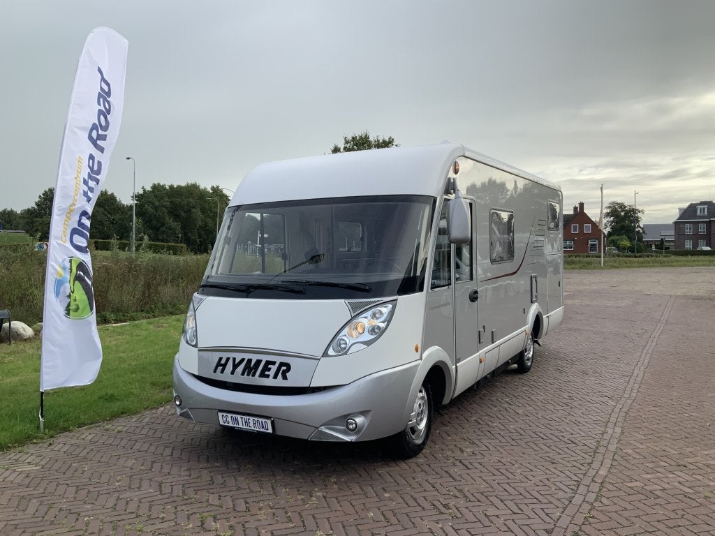 Hymer    B 674 SL   2.3 M. 130 PK  Integraal, 4, Fiat, Bedrijf, Marum Camper centrum on the road, 7 tot 8 meter