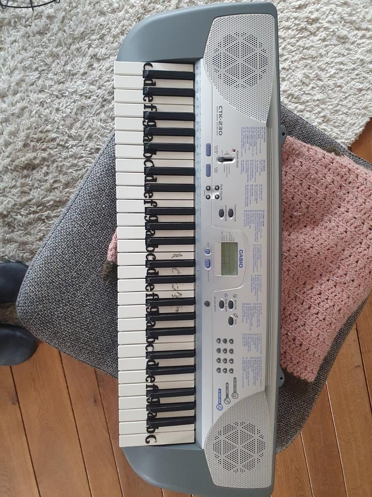 Casio CTK-230 Keyboard - Ideaal voor beginners!, Muziek en Instrumenten, Keyboards, Ophalen of Verzenden, Gebruikt, 61 toetsen