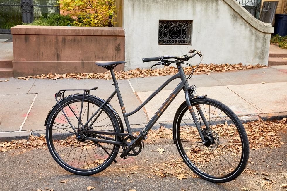 Trek District 4 Equipped uit 2023 - nieuwstaat!, 53 tot 56 cm, Versnellingen, Zo goed als nieuw, Schijfrem