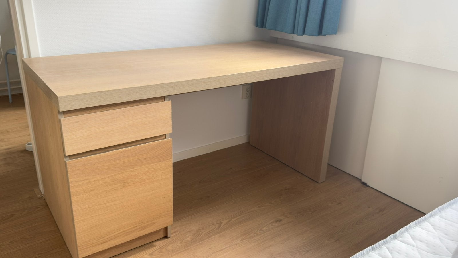 Malm bureau IKEA met bureaulade links, Ophalen, 65 cm, Bruin, Zo goed als nieuw