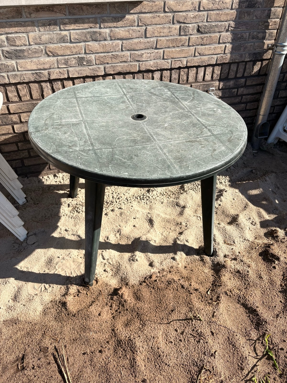 Ronde plastic tuintafel - Ø 97 cm, Tuin en Terras, Tuintafels, Ophalen, Gebruikt, Rond, Plastic