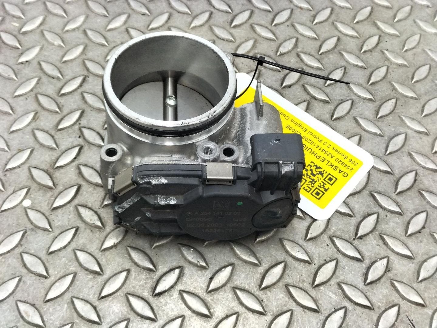 MERCEDES C-CLASS GASKLEPHUIS 2541410200 2021, Ophalen of Verzenden, Gebruikt, ARN erkend