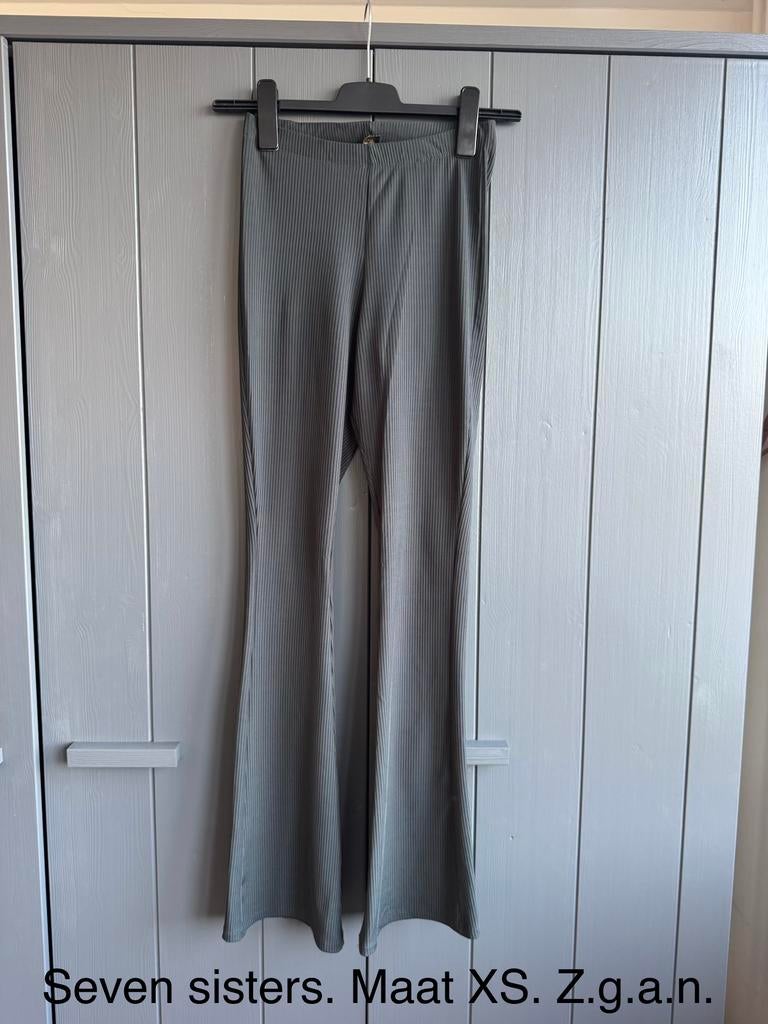 Seven Sisters geribbelde flared broek - Maat XS, Kleding | Dames, Ophalen of Verzenden, Zo goed als nieuw, Maat 34 (XS) of kleiner