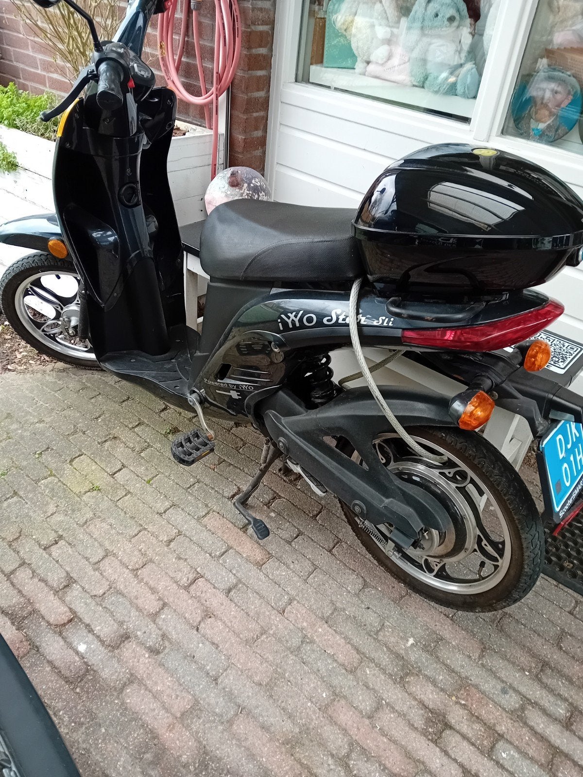 El brommer (snor), Fietsen en Brommers, Elektrisch, Zo goed als nieuw, Ophalen, Overige merken