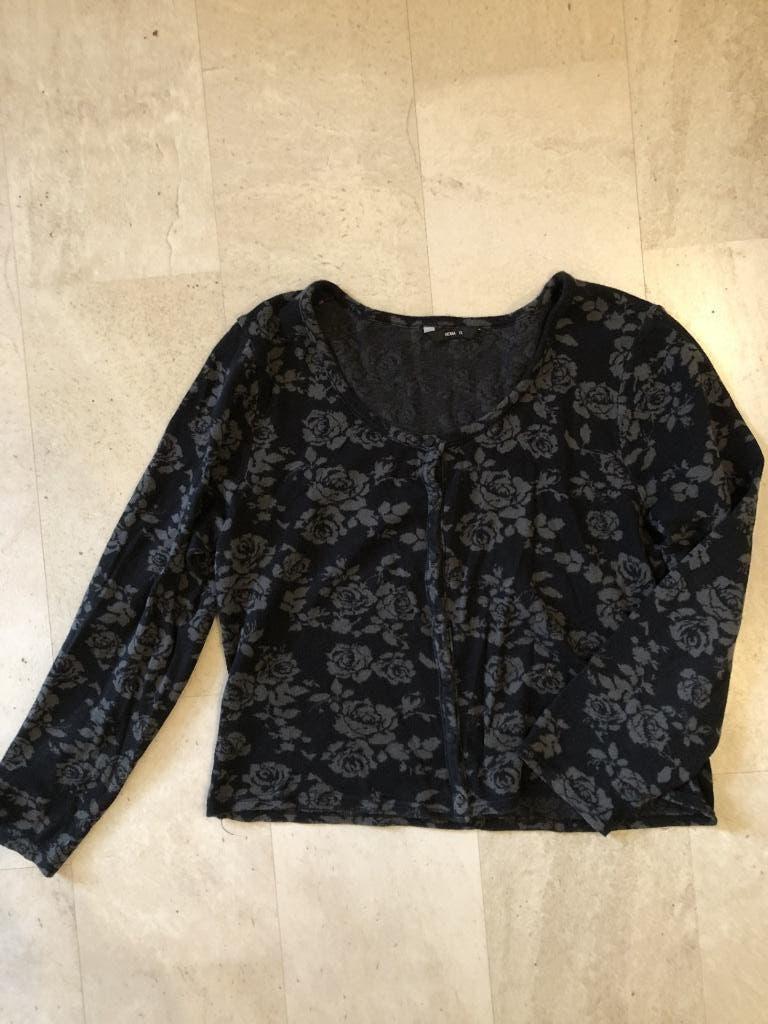 V) AA3 HEMA zwart/grijs vest met rozen maat XL, Verzenden, Zwart, Maat 42/44 (L), Zo goed als nieuw