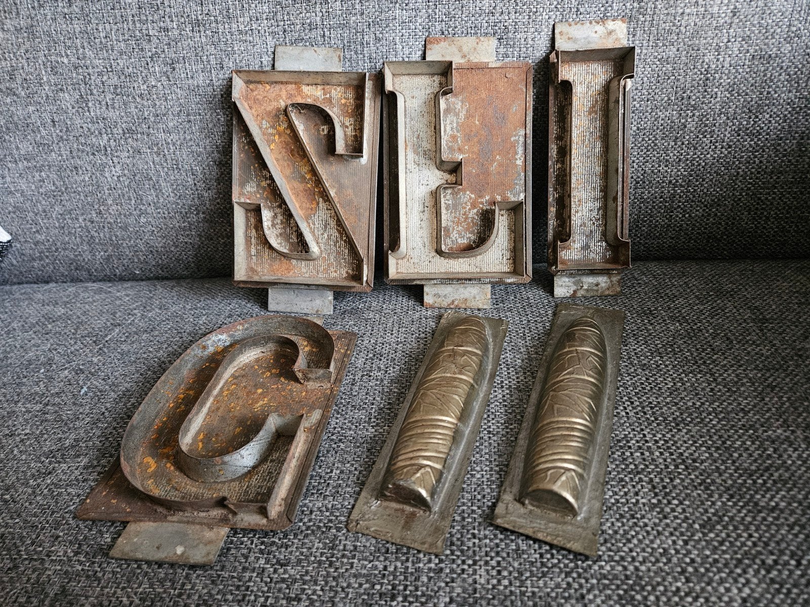 Sinterklaas metalen Chocolade vormen - letters en sigaar, Ophalen of Verzenden, Gebruikt