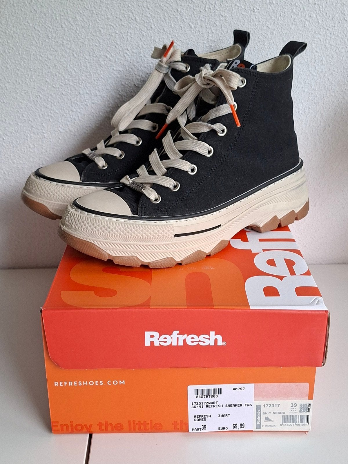 REFRESH sneakers mt. 39 zwart/ecru, Zwart, Ophalen of Verzenden, Refresh, Sneakers of Gympen
