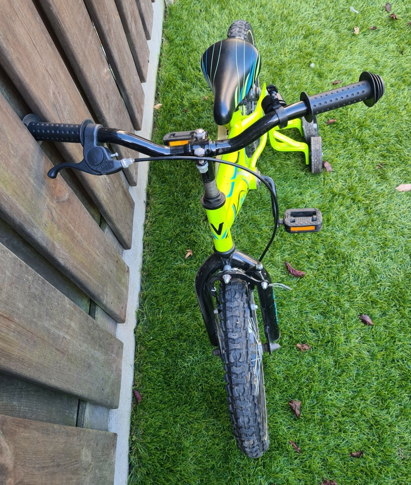 Volare Kinderfiets 16 inch met zijwieltjes., Fietsen en Brommers, Ophalen, Zijwieltjes, Velgrem, Volare