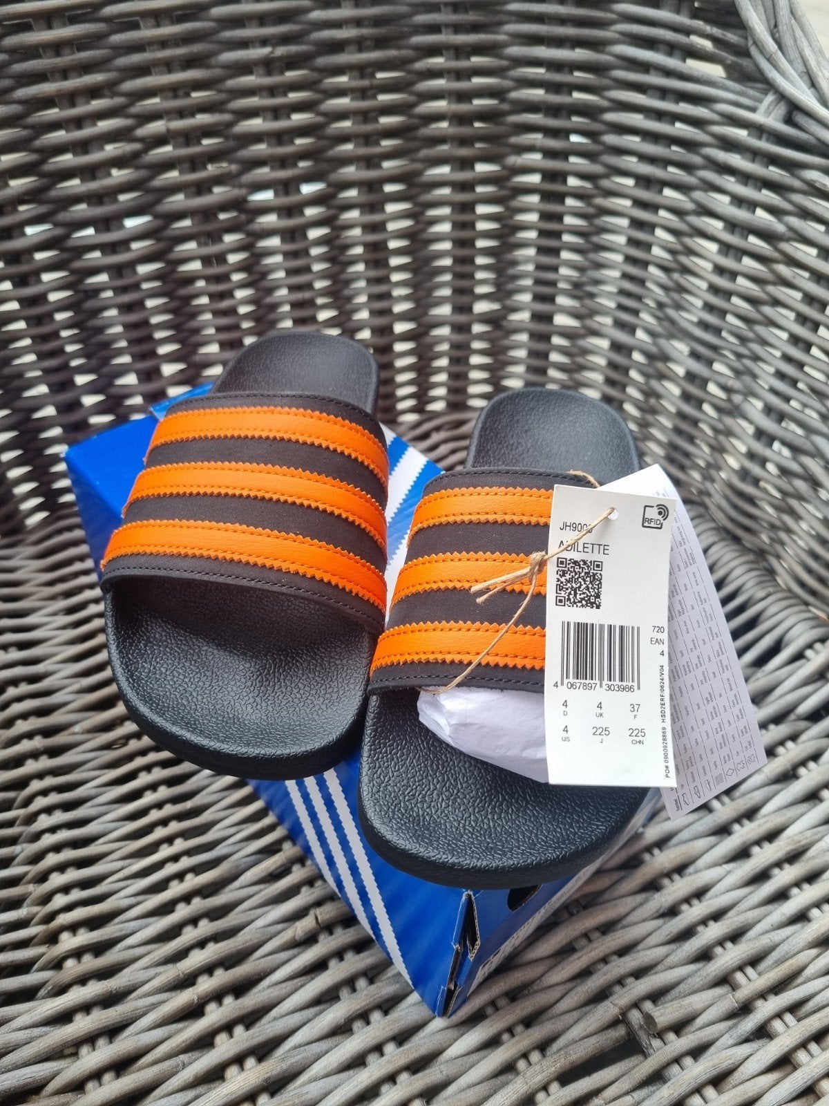 Adidas  slippers Nieuw, Ophalen of Verzenden, Nieuw, Jongen of Meisje, Overige typen