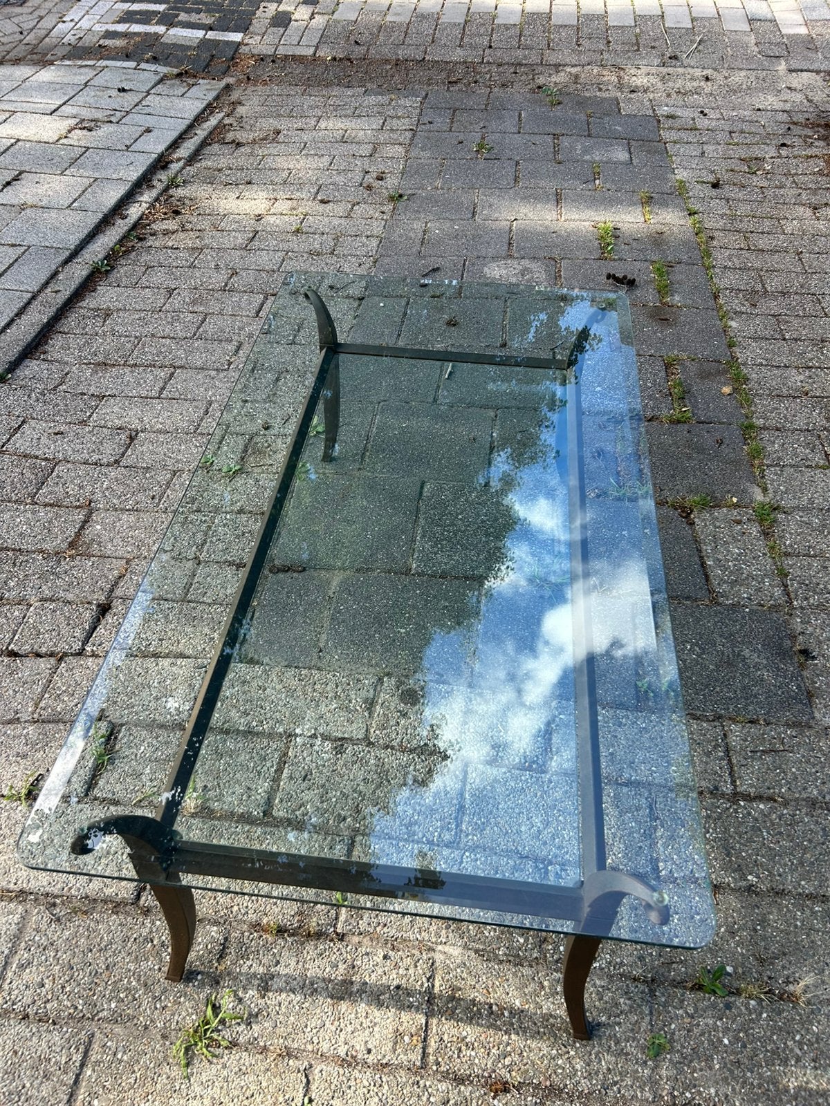 Glazen bijzettafel met massief metalen frame, Ophalen, Gebruikt, 100 tot 150 cm, Vintage
