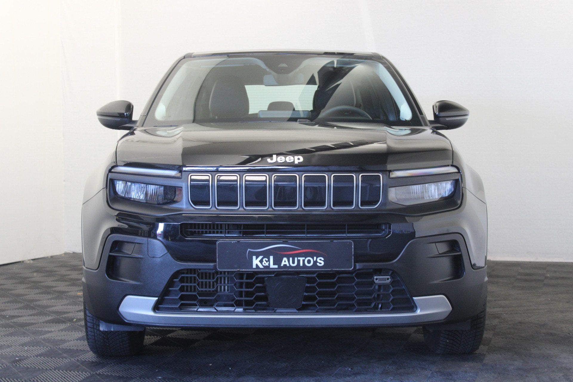 Jeep Avenger 1.2 Altitude (bj 2024), Auto's, Voorwielaandrijving, Gebruikt, Zwart, 1199 cc