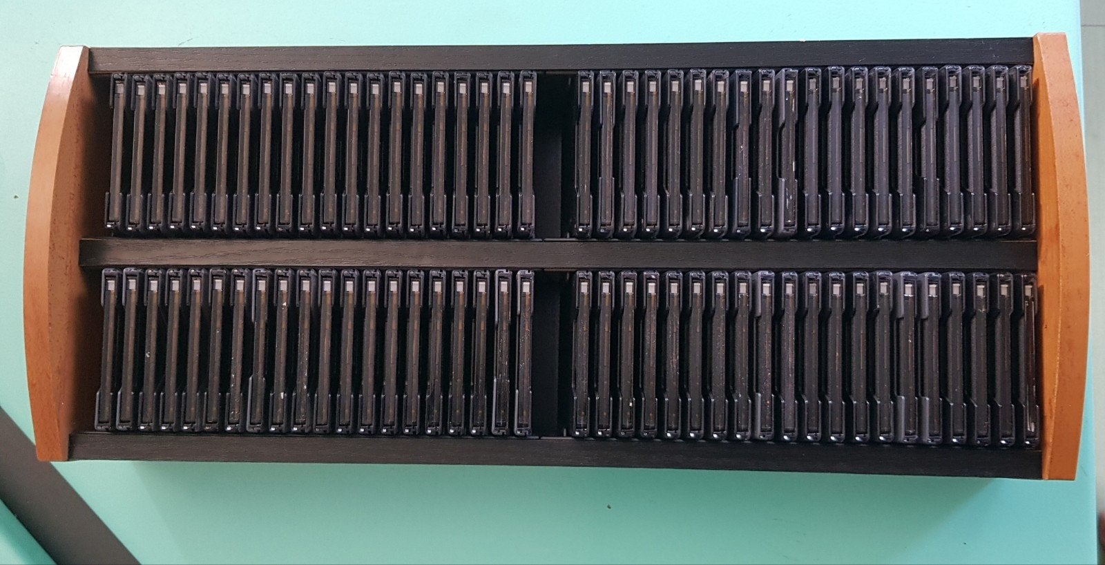 80 Stuks Sony Gold met hoesjes en opberg kasje., Audio, Tv en Foto, Walkmans, Discmans en Minidiscspelers, Verzenden
