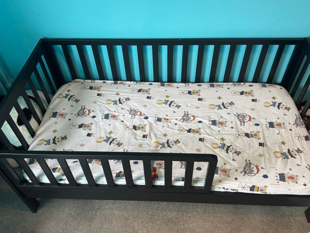 Peuterbed zwart, Ophalen, 70 tot 85 cm, 140 tot 160 cm, Zo goed als nieuw