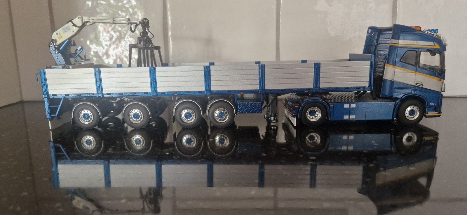 WSI Models Volvo FH04 Bolwijn met Palfinger kraan 1:50, Ophalen, Zo goed als nieuw, Bus of Vrachtwagen, Wsi