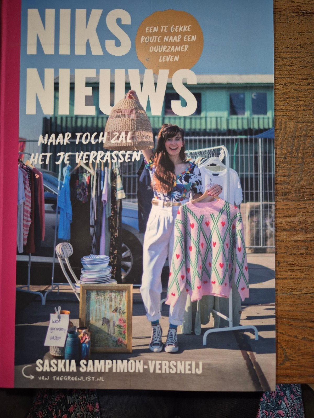 Saskia Sampimon-Versneij - Niks Nieuws, Saskia Sampimon-Versneij, Ophalen of Verzenden, Zo goed als nieuw, Mode algemeen