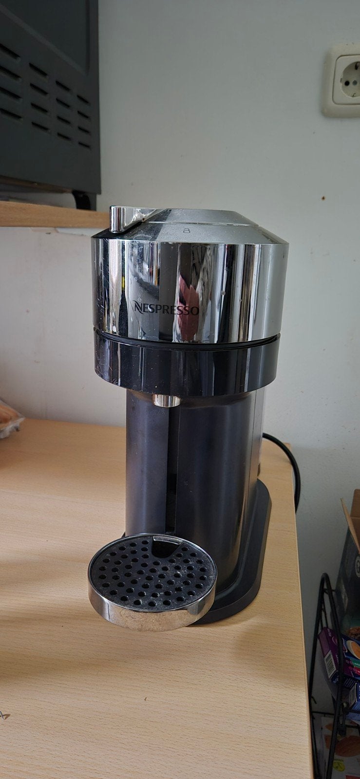 Nespresso Vertuo Next koffiemachine - Zwart, Ophalen, Koffiemachine, Zo goed als nieuw, 2 tot 4 kopjes