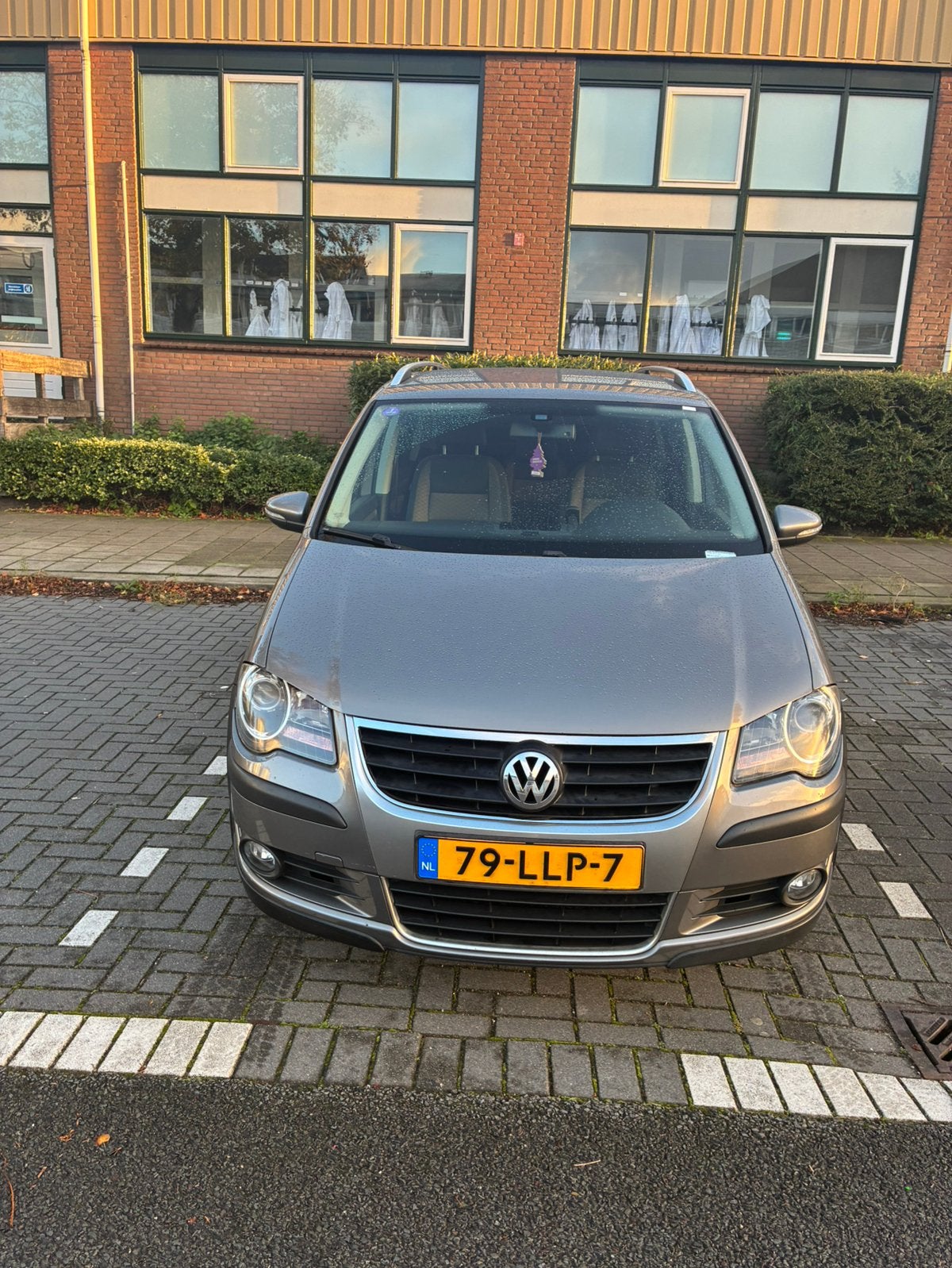 Volkswagen Touran Cross 1.4 TSI  | 7p, APK, Park | Grijs, Voorwielaandrijving, Euro 5, Stof, 1532 kg