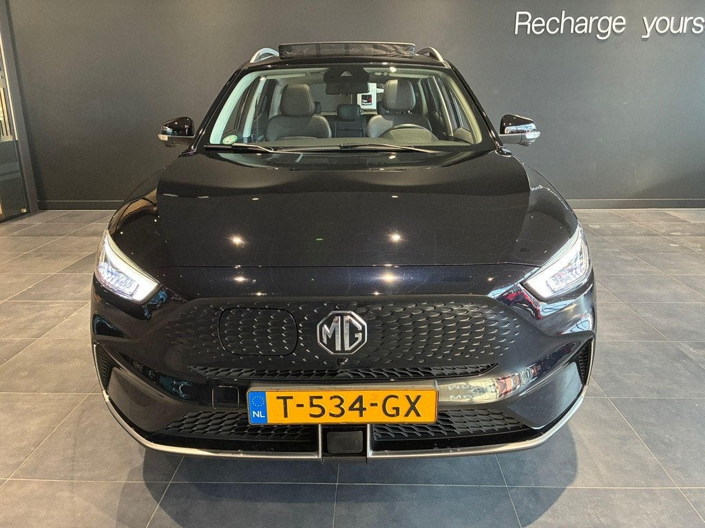 MG ZS EV Long Range Luxury 70 kWh | Navi | Camera | Trekhaak, Auto's, MG, 12 maanden, Gebruikt, ZS, Zwart