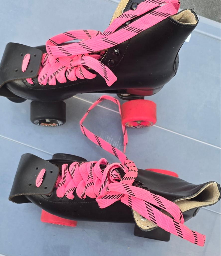 RSI rolschaatsen maat 39 - Zwart met roze veters, Ophalen of Verzenden, Zo goed als nieuw, Dames