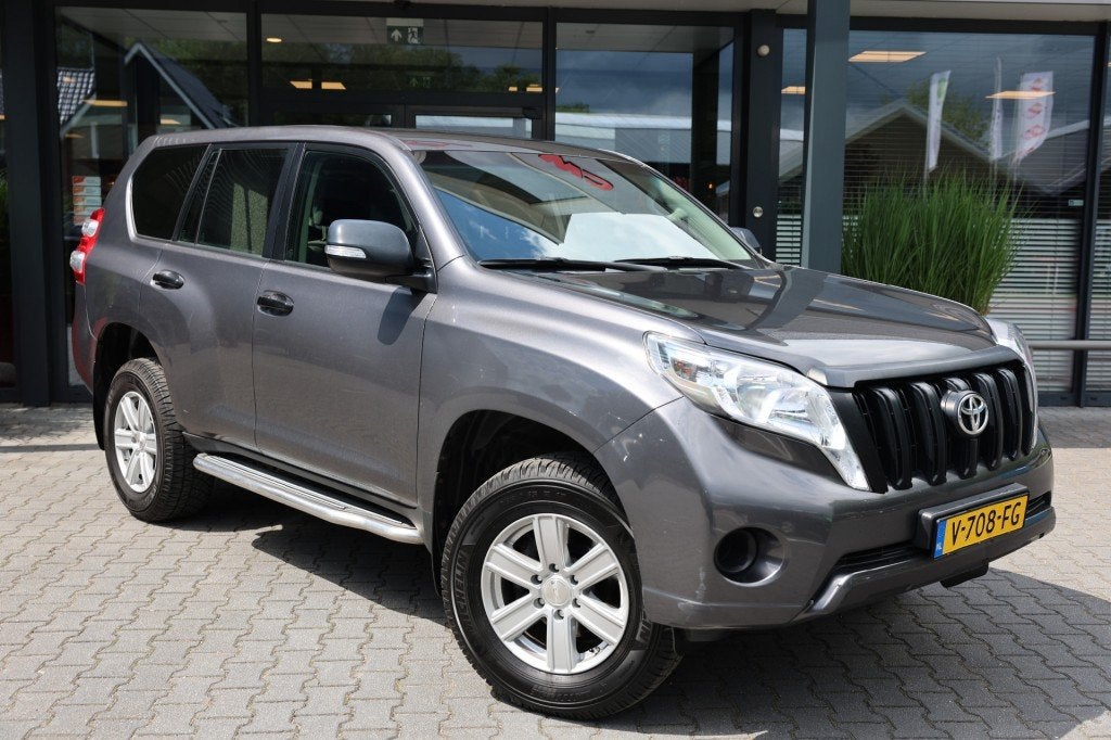 Toyota LANDCRUISER 150 2.8 D-4D 5DRS ACTIVE A/T VAN, Automaat, Bedrijf, Diesel, 2 stoelen