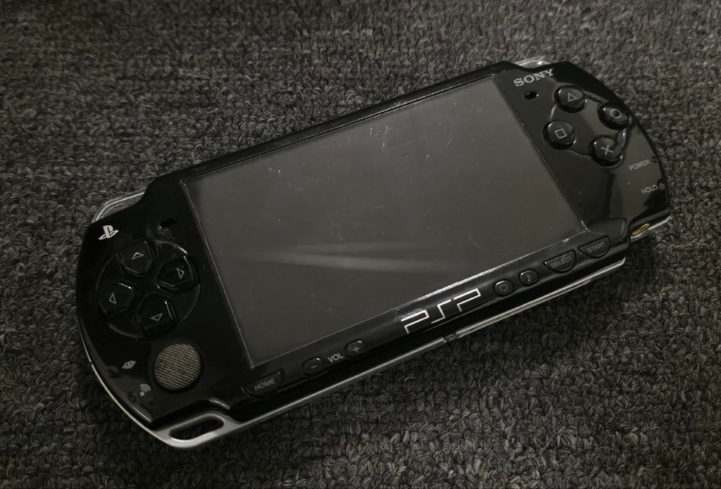 PSP-2004 Slim (modded), Spelcomputers en Games, Ophalen, Gebruikt, Zwart, PSP Slim