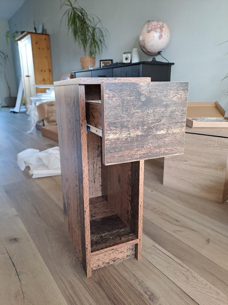 Nachtkastjes oud hout 2x, Huis en Inrichting, Slaapkamer | Nachtkastjes, Ophalen, Minder dan 45 cm, Nieuw, 55 tot 70 cm
