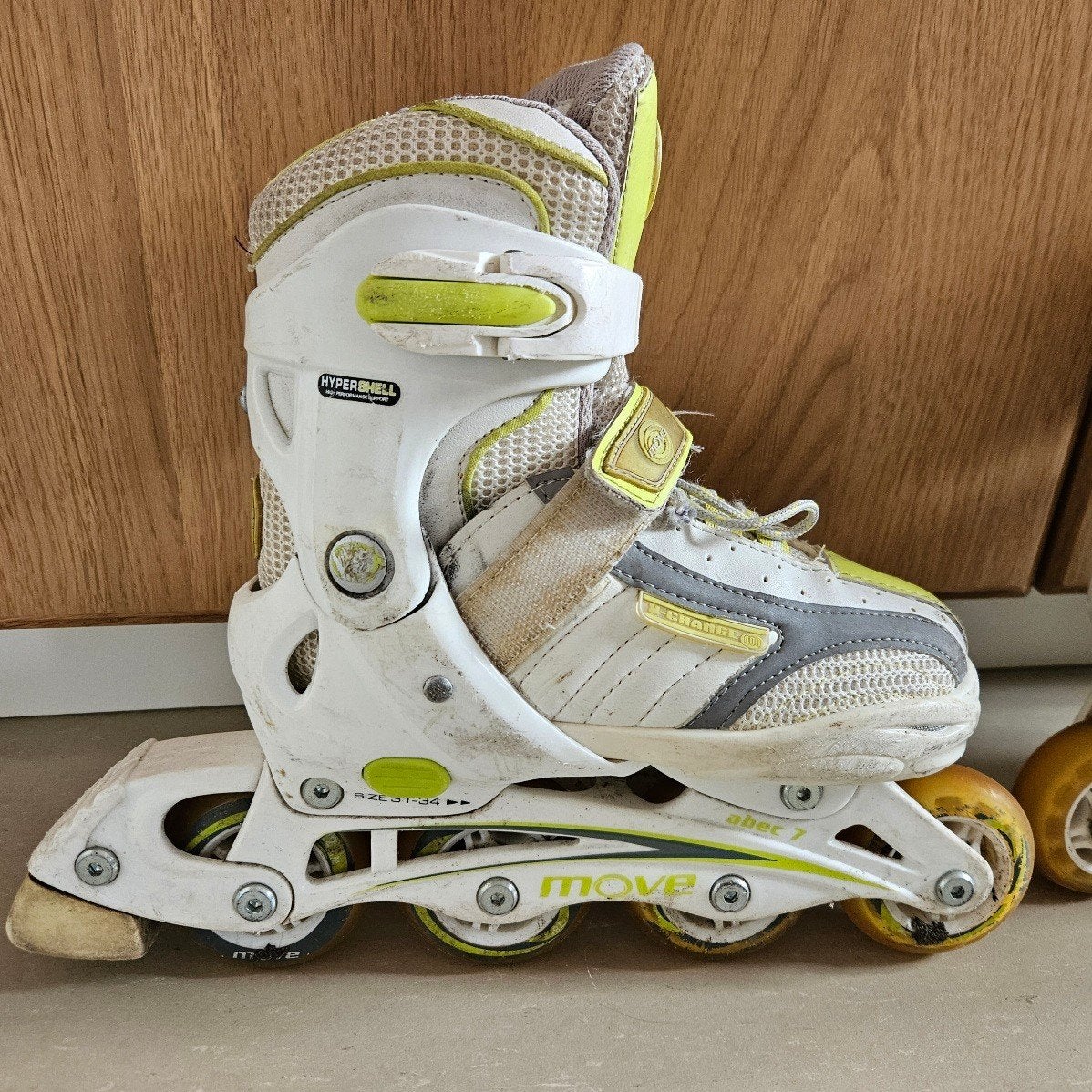 Verstelbare inline skates skeelers - wit/ geel - mt 31-34, Kinderen, Ophalen of Verzenden, Verstelbaar, Gebruikt