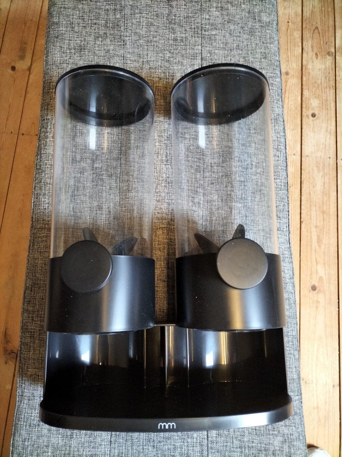 Dubbele dispenser voor noten of snoep, Ophalen, Kunststof, Zwart, Overige merken