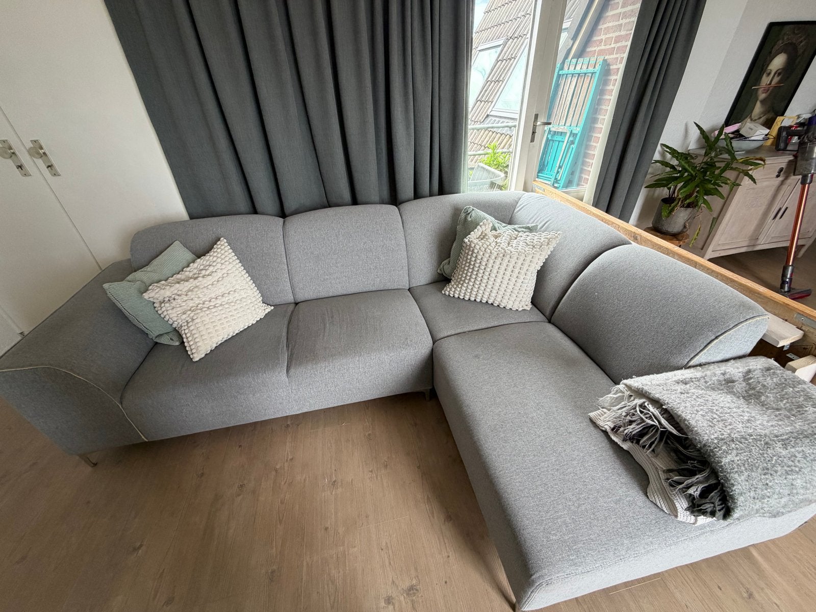 Comfortabele grijze hoekbank, Huis en Inrichting, Banken | Bankstellen, Gebruikt, Hoekbank, Driepersoons, 250 tot 300 cm, 100 tot 125 cm