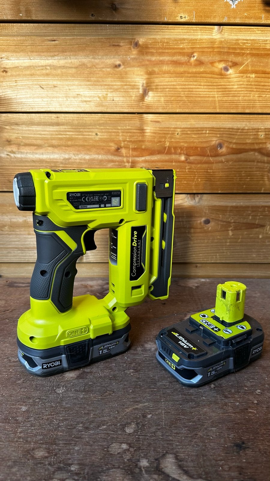 Ryobi R18ST50 Accu Tacker/Nietmachine - Zo goed als nieuw, Ophalen of Verzenden, Zo goed als nieuw, Tacker/nietmachine, Overige merken