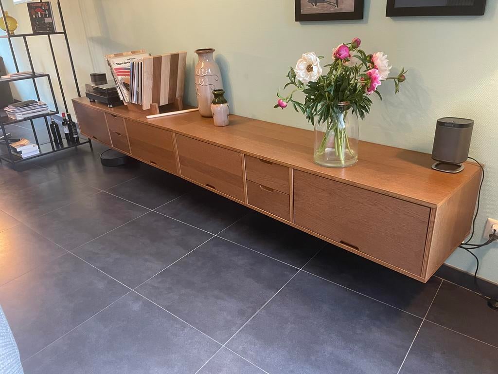 Zwevende IKEA kast met kabeldoorvoeren, Ophalen, Gebruikt, 150 tot 200 cm, Minder dan 100 cm