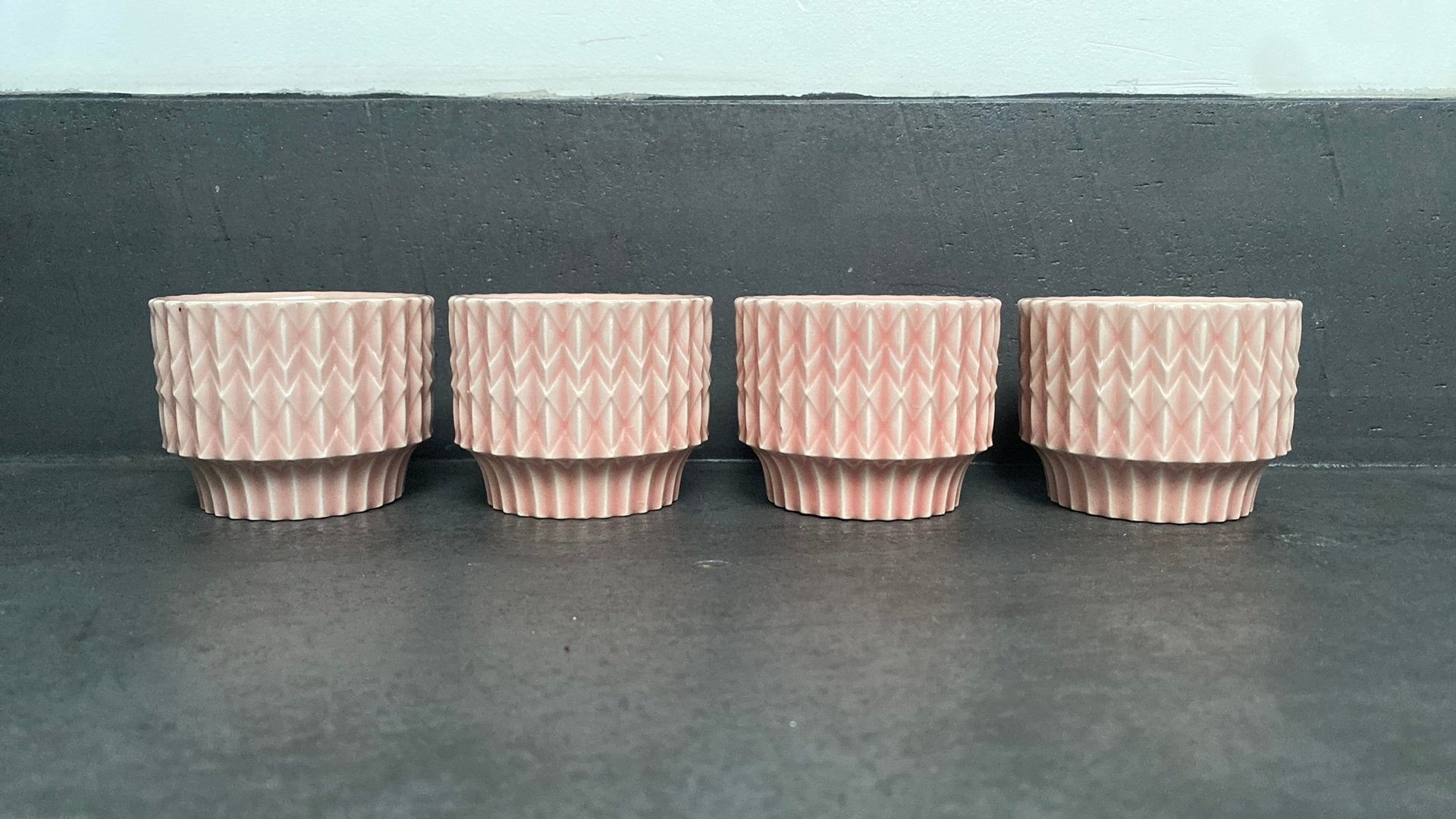 4 kleine bloempotjes, oud roze, Ophalen, Steen, Rond, Binnen