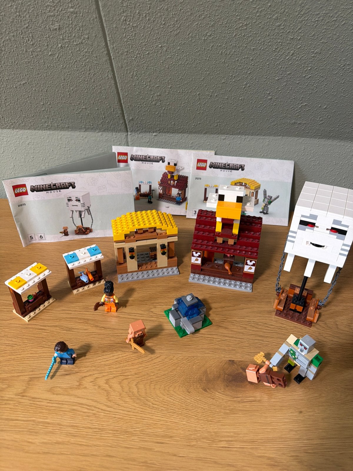 LEGO Minecraft De Ghast-Ballon Aanval op het Dorp 21273, Minecraft, Lego, Ophalen of Verzenden, Zo goed als nieuw