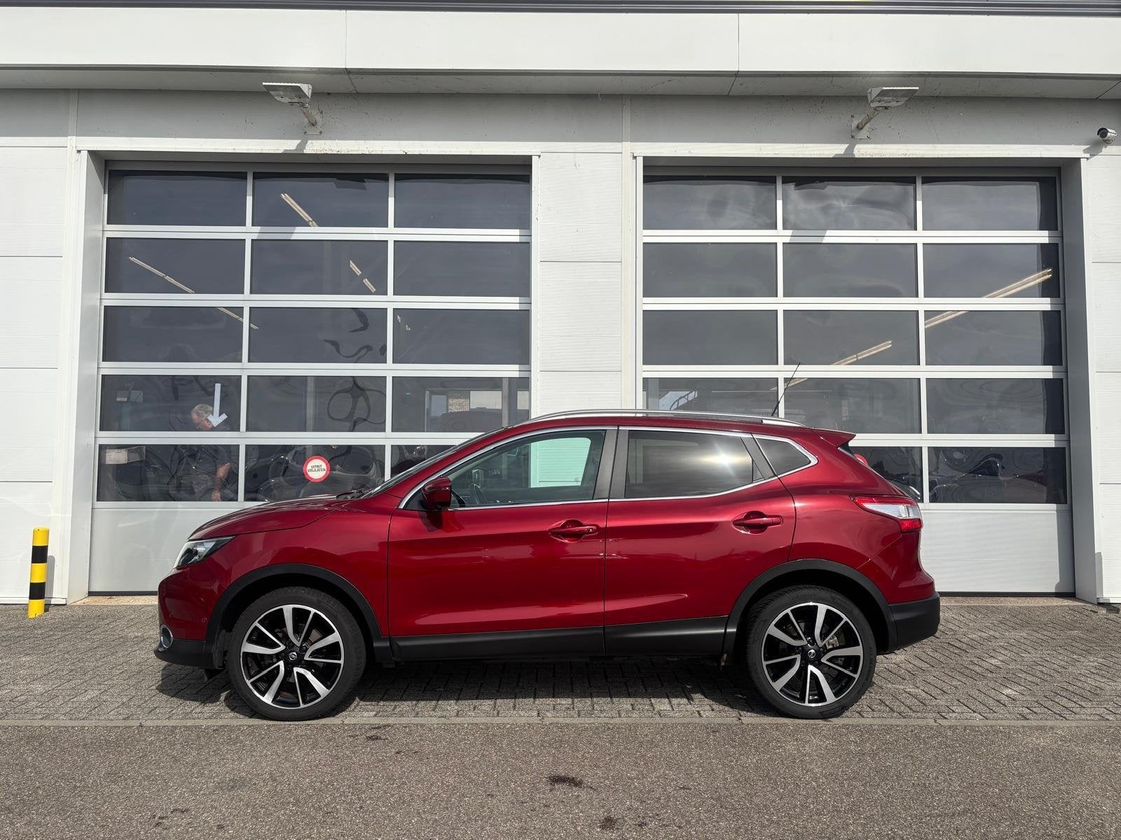 Nissan Qashqai 1.6 Tekna Panoramadak | stoelverwaming | navi, Auto's, Voorwielaandrijving, 12 maanden, 1618 cc, Gebruikt
