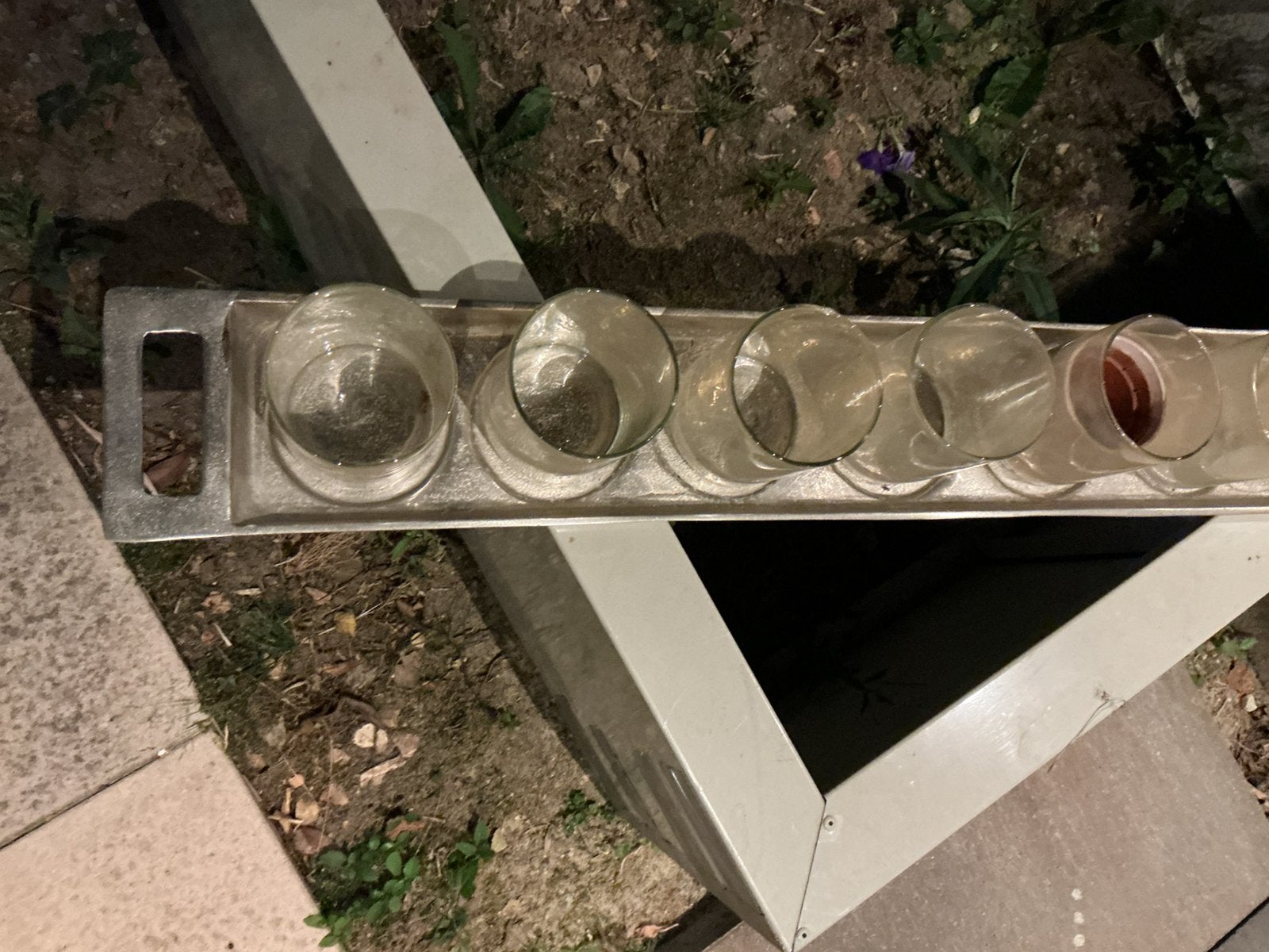 Mooie schotel met glaasjes, Ophalen, Zo goed als nieuw