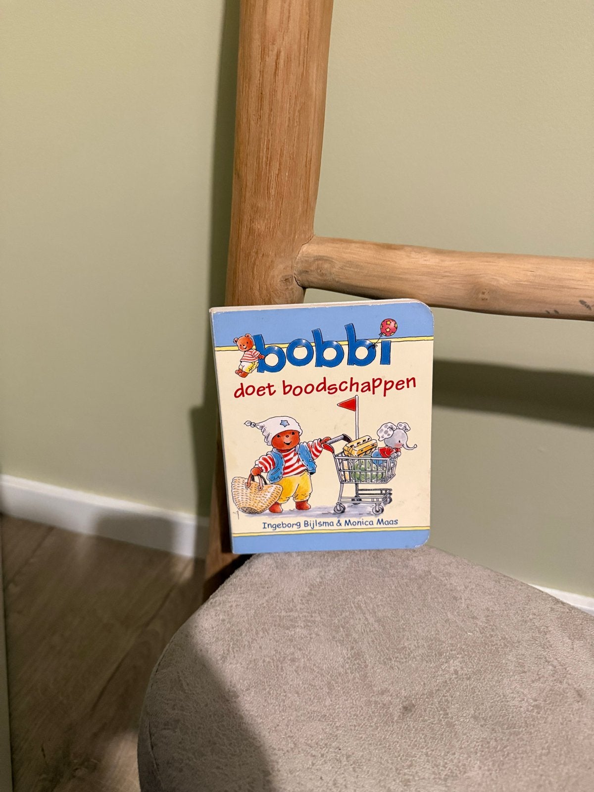 Bobbi doet boodschappen - Leuk kinderboekje, Ophalen of Verzenden, Gelezen, 2 tot 3 jaar