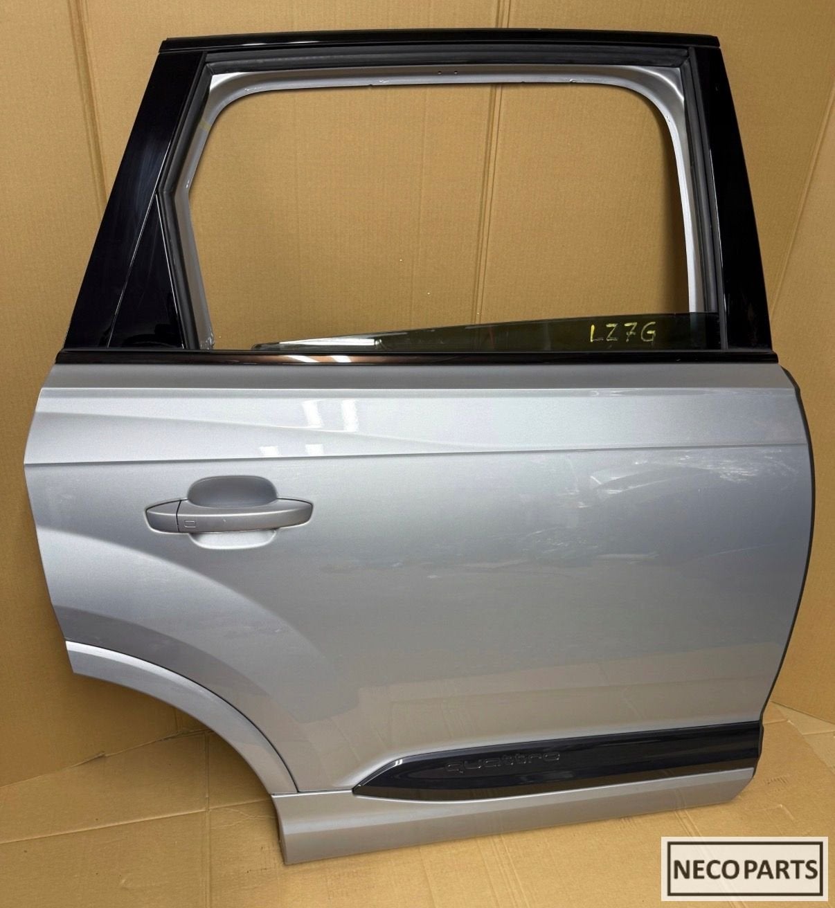 AUDI Q7 4M PORTIER DEUR ACHTER RECHTS LZ7G ALLES LEVERBAAR!!, Gebruikt, -, Achter, -