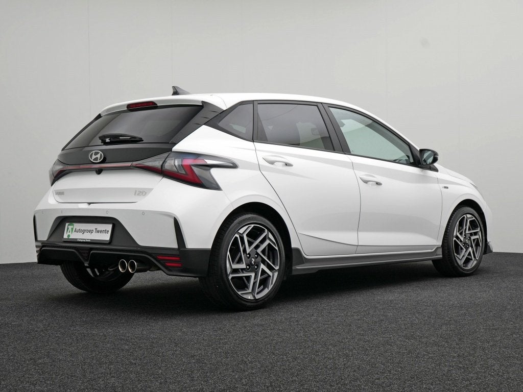 Hyundai i20 1.2 N Line | Private lease 429 pm (bj 2025), Voorwielaandrijving, Gebruikt, Zwart, 4 cilinders