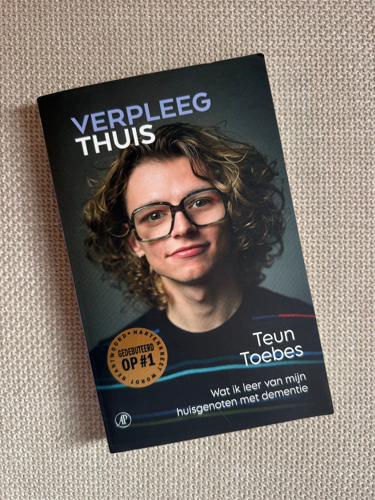 Verpleeg Thuis - Teun Toebes (Zo goed als nieuw), Boeken, Ophalen of Verzenden, Zo goed als nieuw