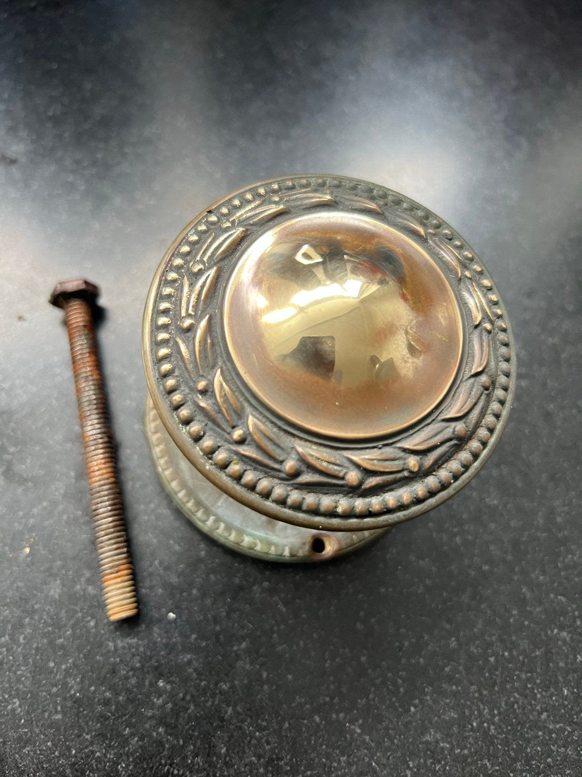 Vintage koperen deurknop met decoratieve rand, Ophalen of Verzenden