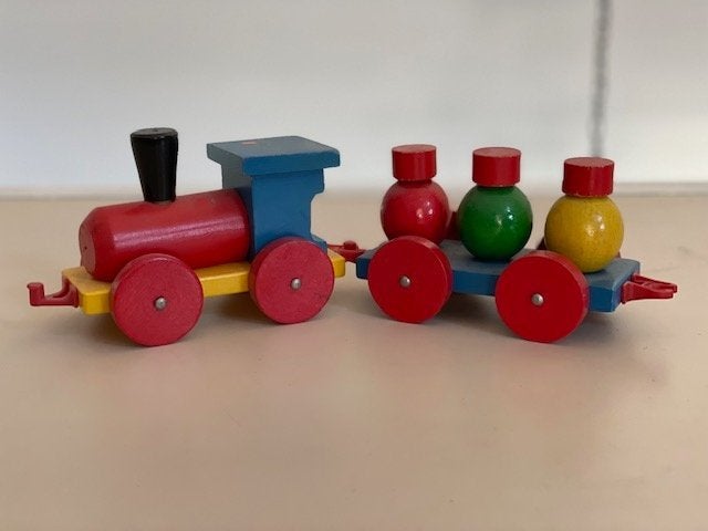 Vintage houten trein / locomotief met aanhanger. Hout., Ophalen, Gebruikt, Rij- of Hobbelspeelgoed