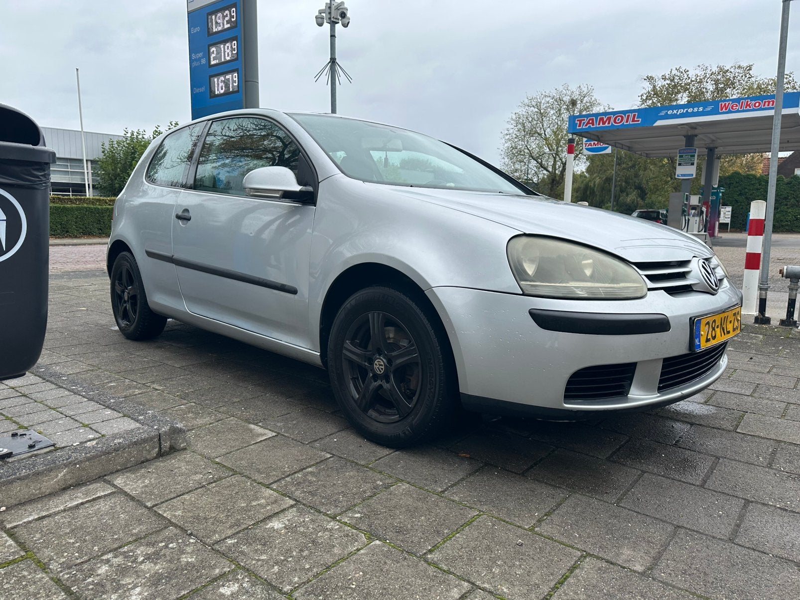 Volkswagen Golf 1.4 16V 55KW 3D 2003 Grijs, Auto's, Voorwielaandrijving, 74 pk, 4 cilinders, 610 kg