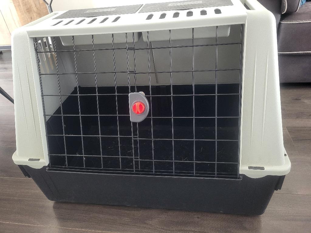 Ferplast vervoerbox Atlas 80cm x 50cm x 60 cm, Ophalen, Zo goed als nieuw