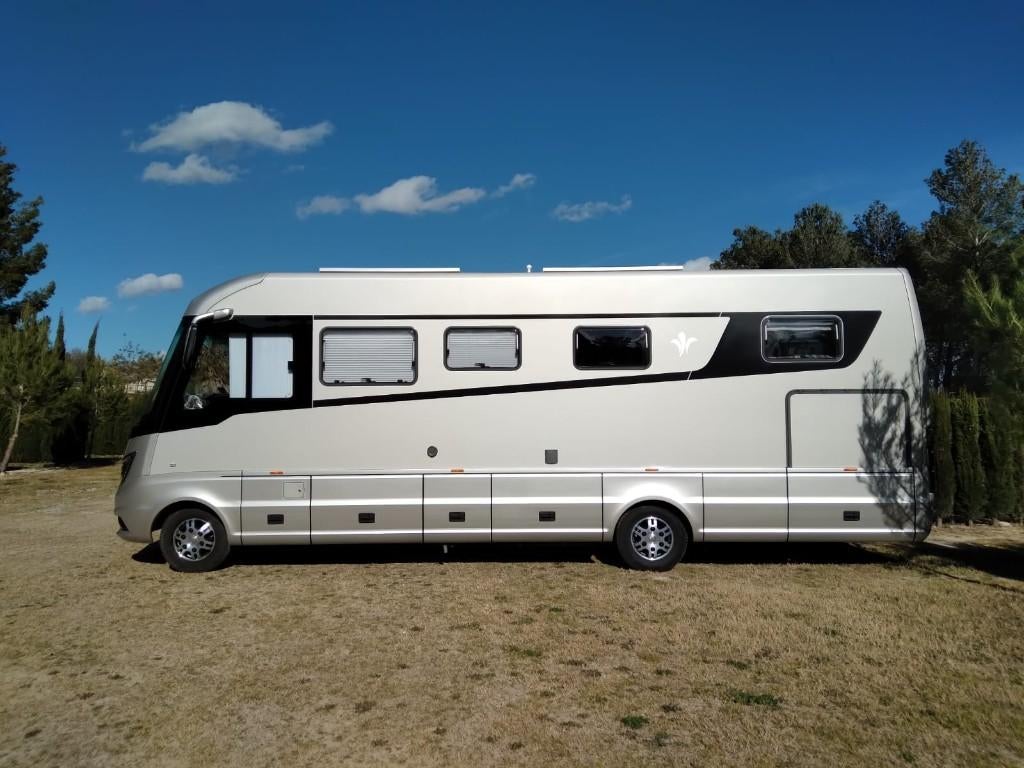 NIESMANN-BISCHOFF   FLAIR 880-LE   CHAMPAGNE LINER, Caravans en Kamperen, Campers, Particulier, tot en met 5, Integraal, Niesmann+Bischoff