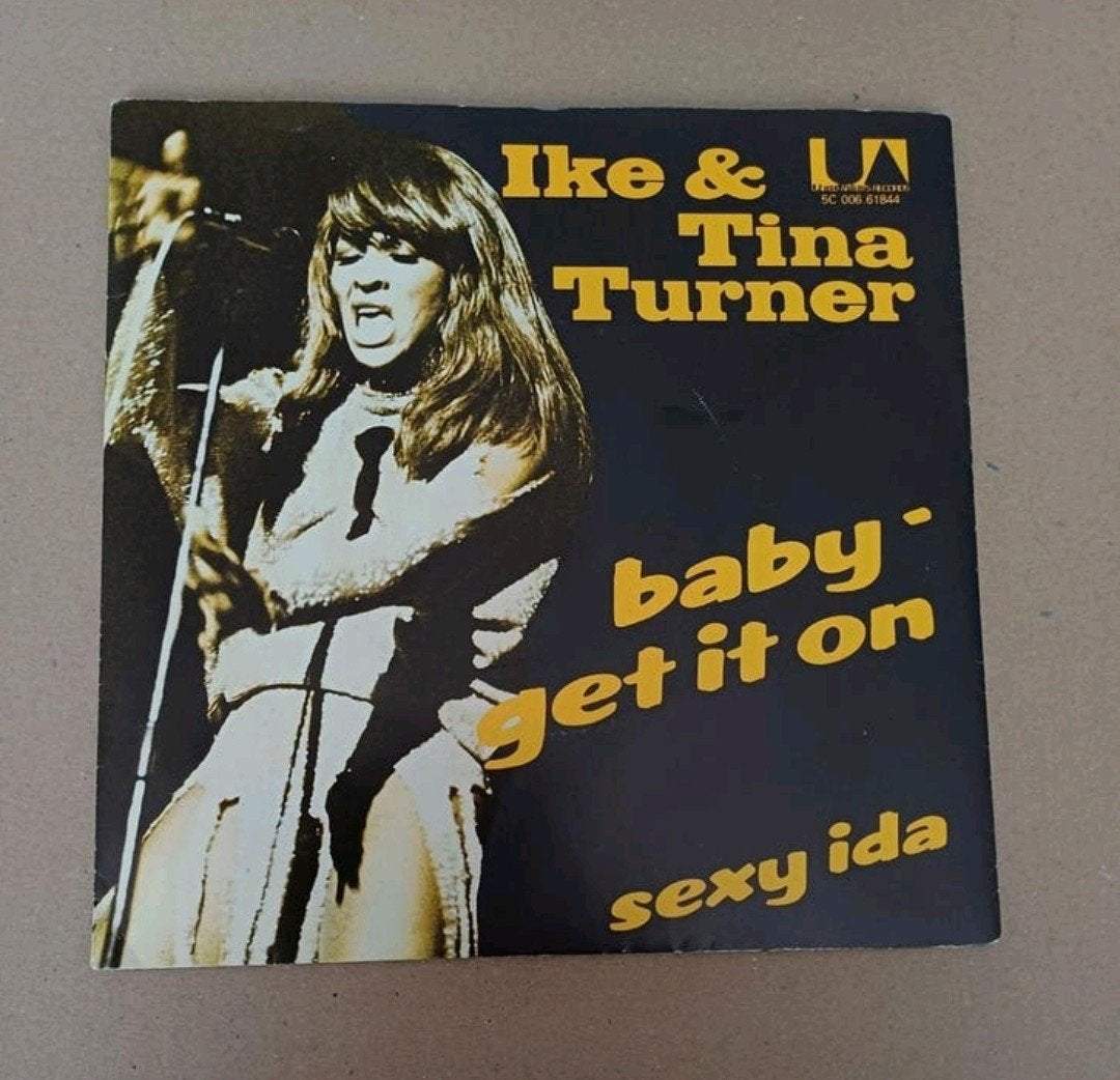 Ike & Tina Turner  - Baby, Get It On  / Sexy Ida, Beschermende buitenhoes, Ophalen of Verzenden, Gebruikt, Pop