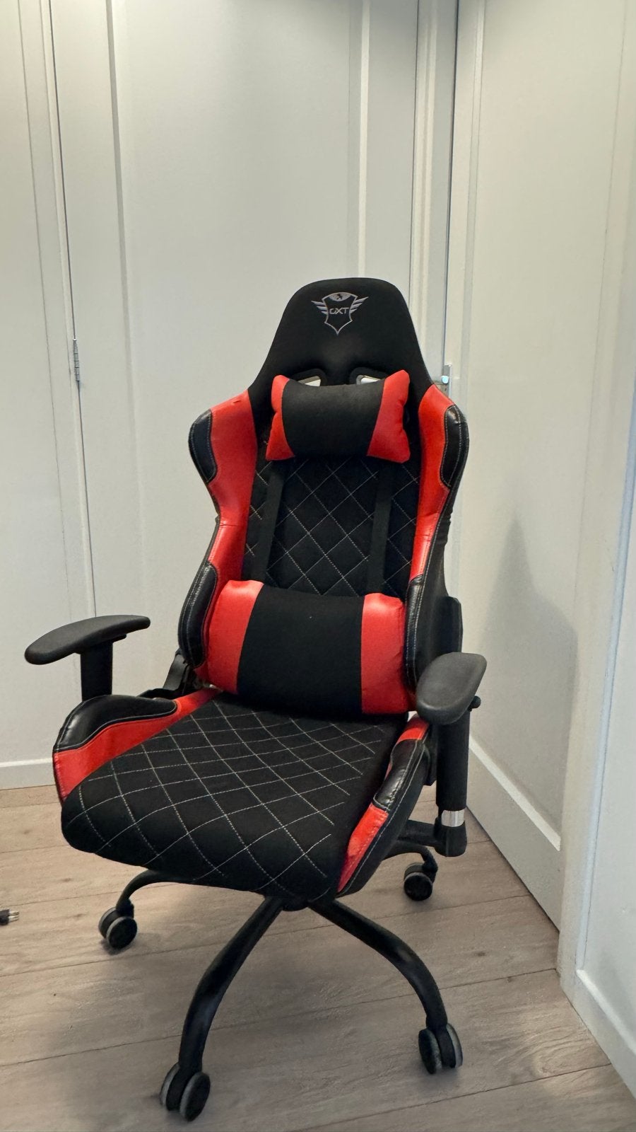 Gaming Stoel Zwart/Rood - Comfortabel en Ergonomisch, Ophalen, Zwart, Zo goed als nieuw, Bureaustoel