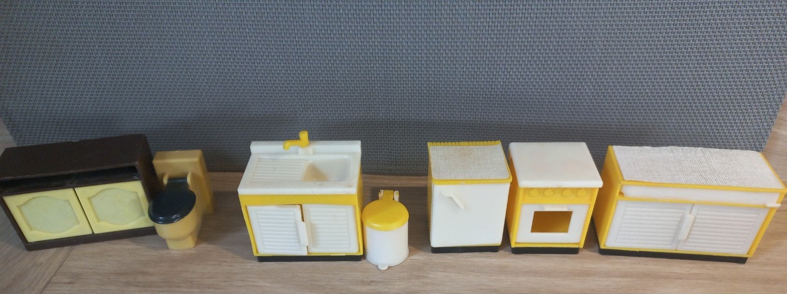 Vintage poppenhuis meubels - badkamer en keuken set, Ophalen of Verzenden, Gebruikt, Poppenhuis